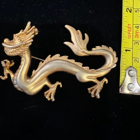 Vintage 3D Gold-Tone Fantasy Dragon Brooch with Green Rhinestone Eyes - Picture 5 of 8